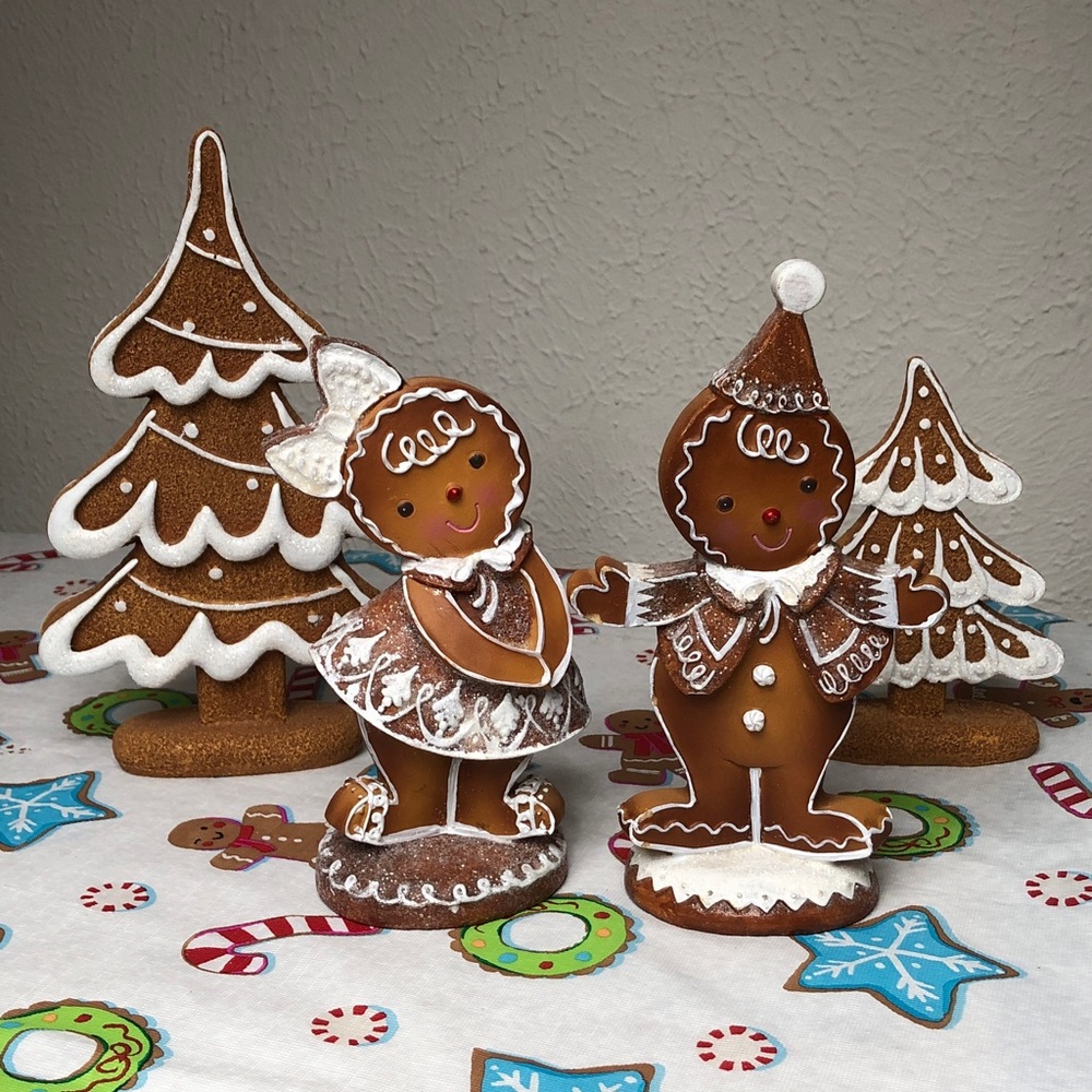 4 Piece Christmas Gingerbread Man & Woman Trees Set